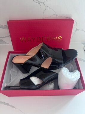 BNWT Women’s WAYDERNS Black Patent Open-Toe Block Heel Mules Size 9.5